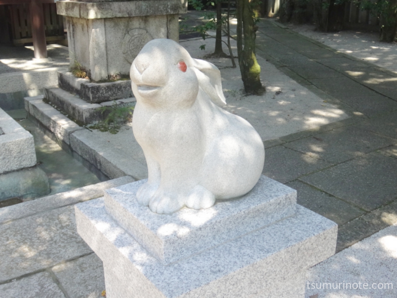京都・東天王岡崎神社の狛兎さん